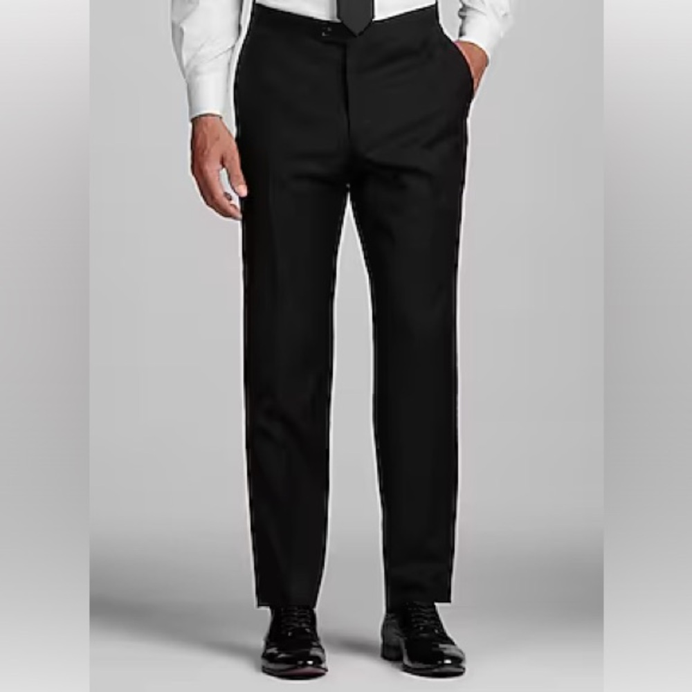 Men’s IZOD - Black Dress Pants. Straight Fit. BRAND NEW CONDITION!